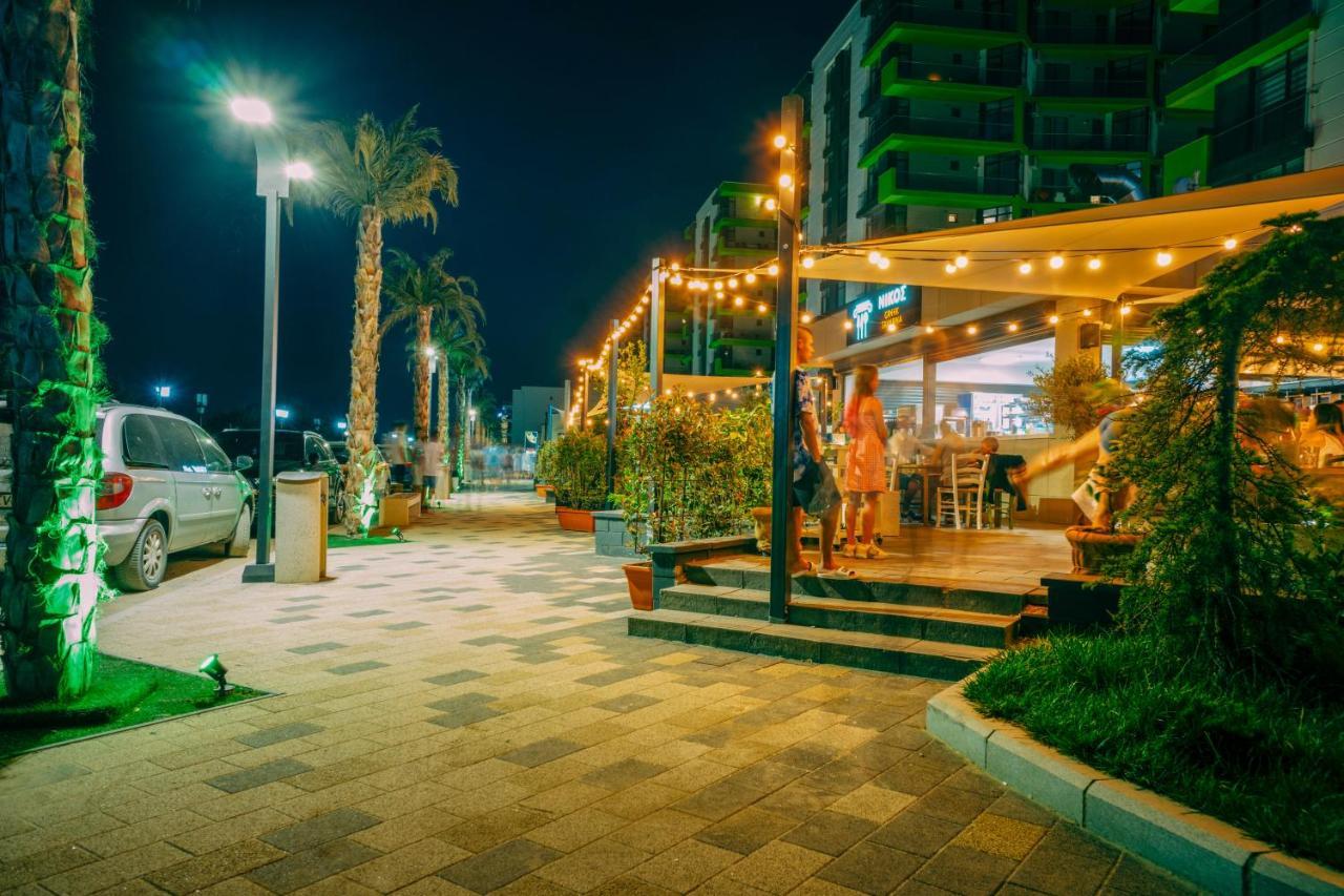 Sunfest Aparthotel Pool & Spa Mamaia Nord Navodari Exterior photo