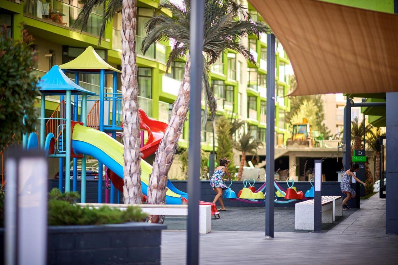 Sunfest Aparthotel Pool & Spa Mamaia Nord Navodari Exterior photo